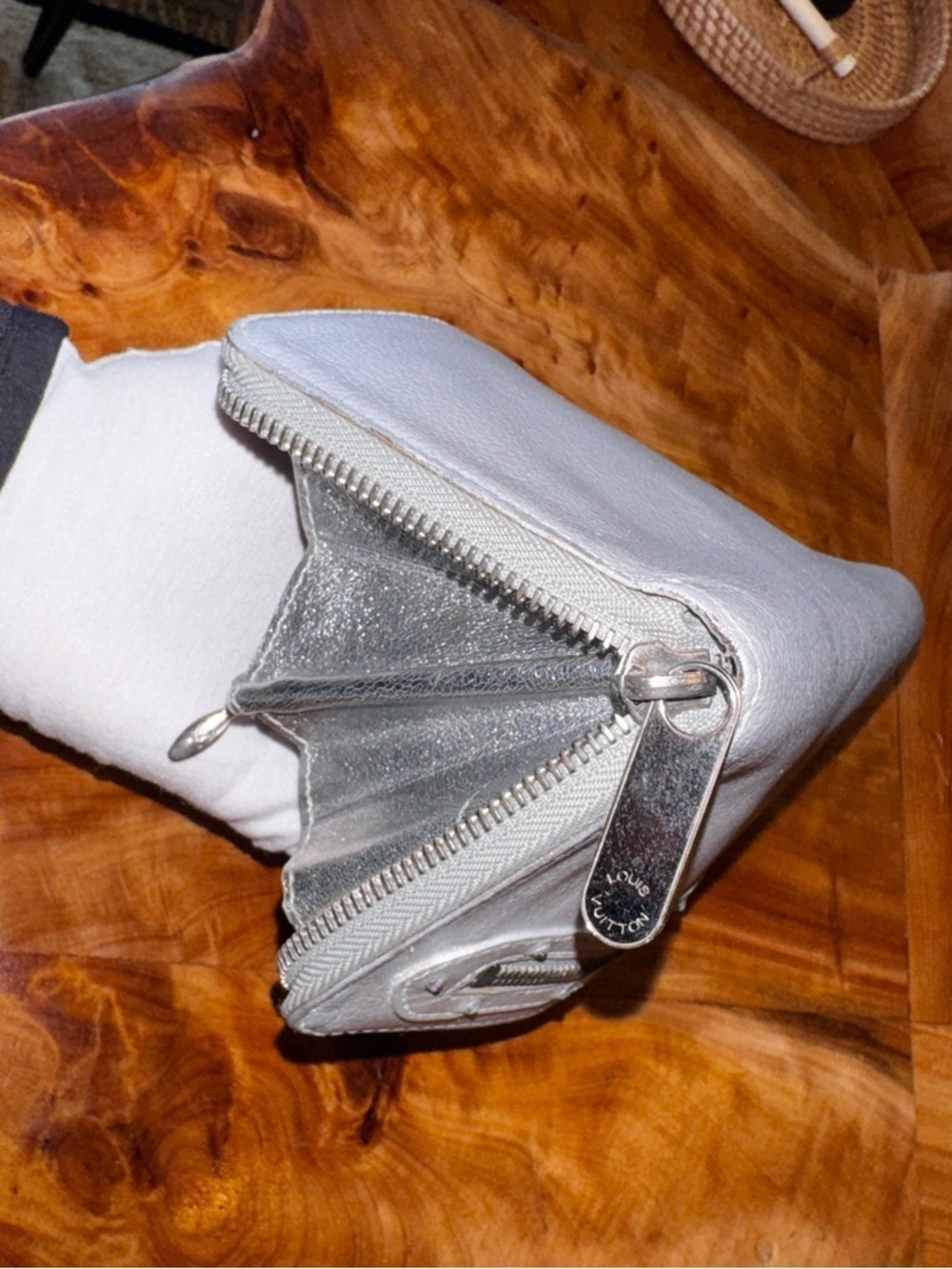 Louis Vuitton, authentic leather, Continental wallet, silver vintage 2007! - Picture 14 of 17